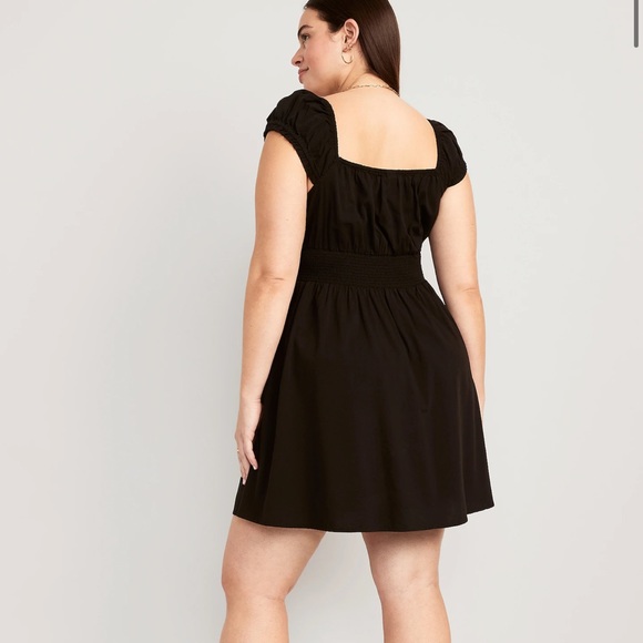 NWT OLD NAVY  Waist-Defined Floral Mini Dress Color: Black Jack - Picture 5 of 6